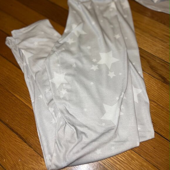 TALL ALL OVER STAR PRINT PAJAMA SET - Picture 4 of 5